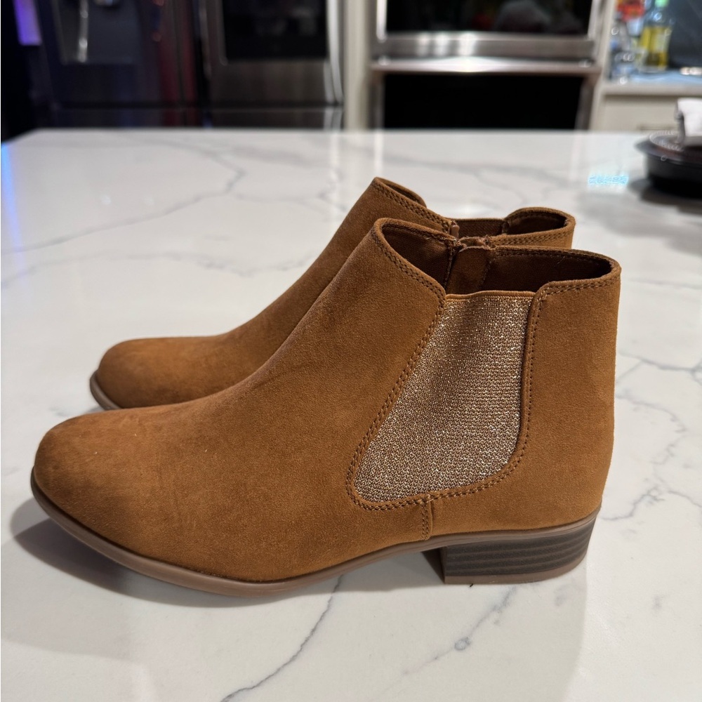 SO Kids Brown Boots with Gold Accent